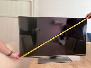 Televisor Panasonic 43 Negro y Plata