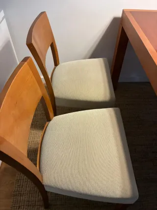 Mesa comedor y 4 sillas madera