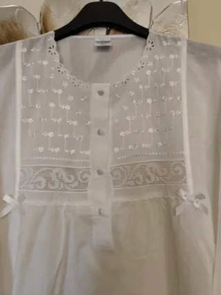 Camicia da notte bianca