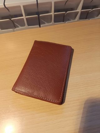Cartera de cuero marrón