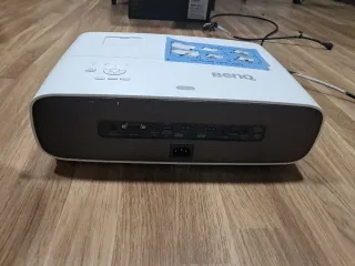 Proyector BenQ 4K UHD Cine en Casa