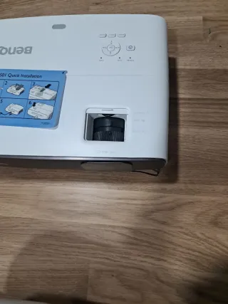 Proyector BenQ 4K UHD Cine en Casa