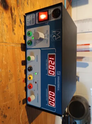 Fuente de Alimentación Grelco 0-12Vcc 0-2A