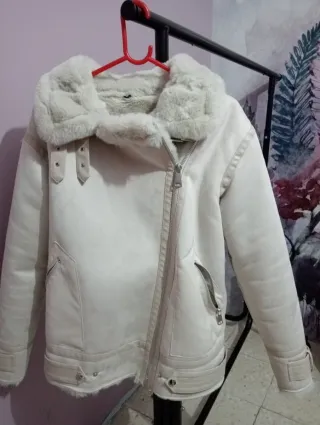 Cazadora beige forrada talla M