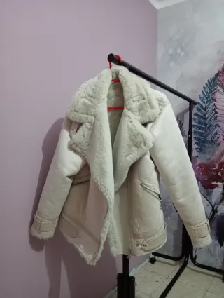Cazadora beige forrada talla M