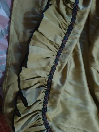 Falda Carnaval Época con mucho cuerpo