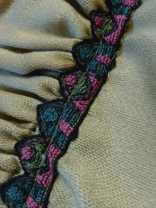 Falda Carnaval Época con mucho cuerpo