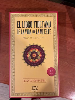 EL LIBRO TIBETANO DE LA VIDA Y DE LA MUERTE