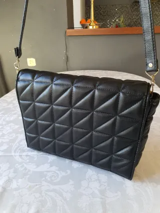 Bolso ZARA piel acolchado