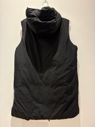 Abrigo reversible ,sin mangas . TINTORETTO verde