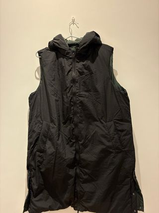 Abrigo reversible ,sin mangas . TINTORETTO verde