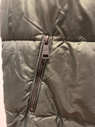 Abrigo reversible ,sin mangas . TINTORETTO verde