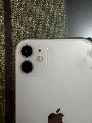 iPhone 11 Blanco - Pantalla Rota