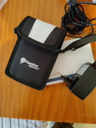 Lupa electrónica marca Ruby modelo XL HD