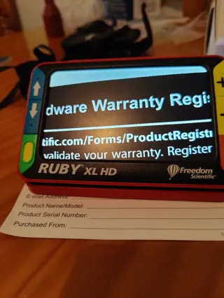 Lupa electrónica marca Ruby modelo XL HD