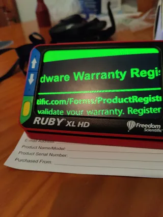 Lupa electrónica marca Ruby modelo XL HD