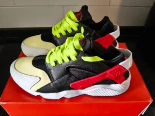 Nike Huarache Scarpe Nere e Gialle