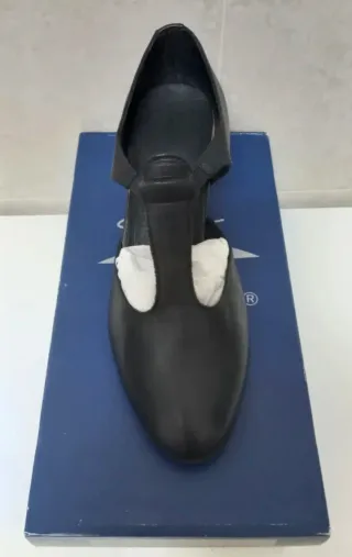 Zapatos con clavos Talla 37