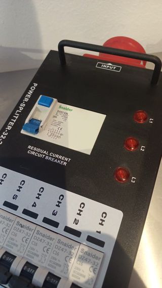 CUADRO SPLITER 32A con Indicador de Fase