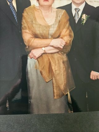 Traje de fiesta verde oliva