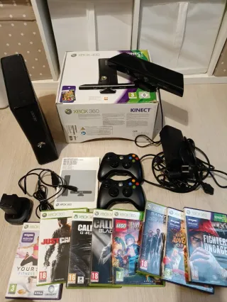 Xbox 360 Kinect + 2 Mandos + Giochi