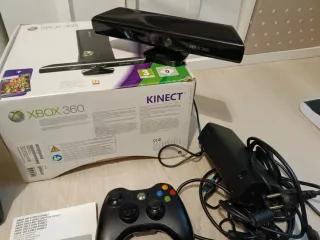 Xbox 360 Kinect + 2 Mandos + Giochi
