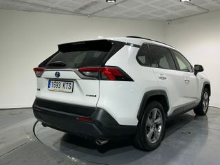 Toyota RAV4 220H Advance