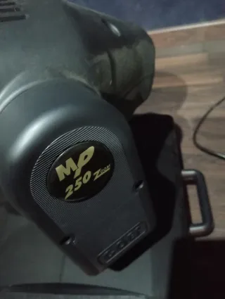 Foco cabezal móvil MP250 Zoom