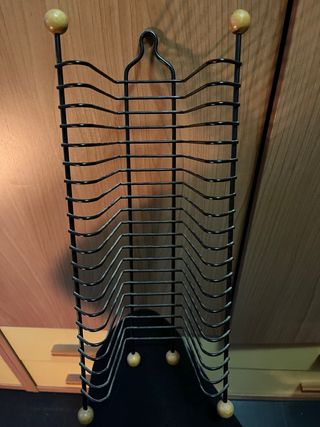 Estantería metálica para CDs