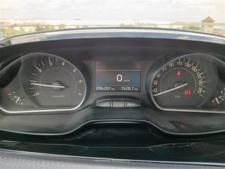 PEUGEOT 208 1.2 PURETECH TECH EDITION