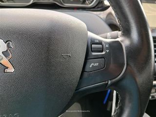 PEUGEOT 208 1.2 PURETECH TECH EDITION