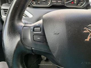 PEUGEOT 208 1.2 PURETECH TECH EDITION