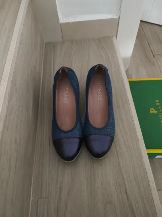 Zapatos de piel tacón bajo Pitillos núm 37