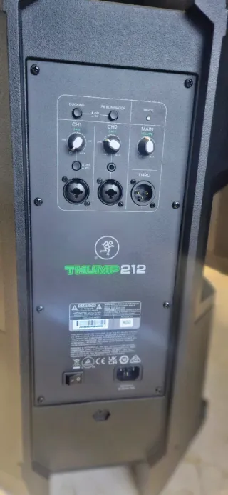 Mackie Thump 212 + Fundas Originales