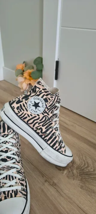 Converse con plataforma talla 39 estampado en rosa