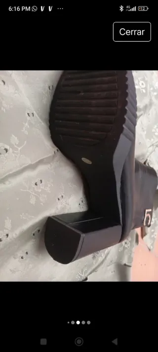 Botines altos negros