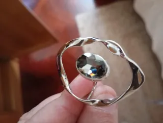 Anillo acero con piedra gris