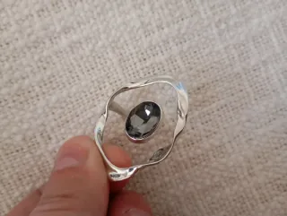 Anillo acero con piedra gris