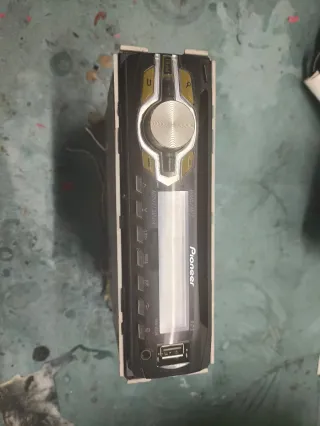 Radiocasete Coche Plata y Negro