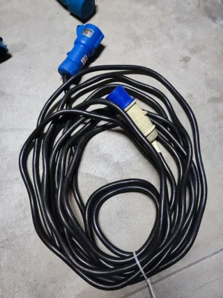 Prolunga industriale blu e bianca