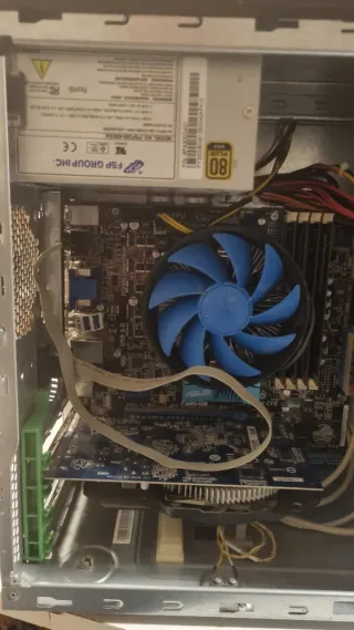 PC sin disco duro AMD 6-Core -8GB RAM-Gráfica Giga