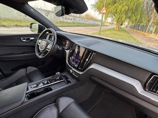 Volvo XC60 2.0 T6 AWD R-design 2021