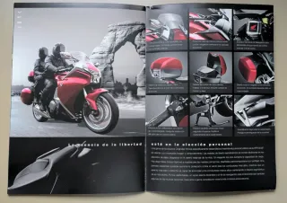 Honda VFR 1200 F (catálogo y revistas)