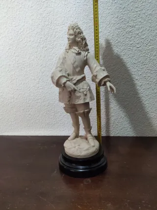 Figura decorativa caballero barroco (resina)