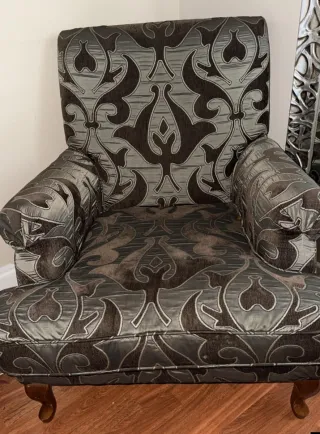 Sillón tapizado estampado
