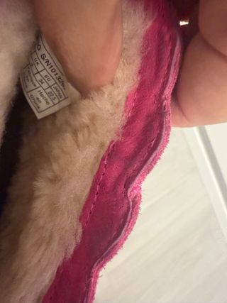 Botas UGG niña rosa con pelo talla 34