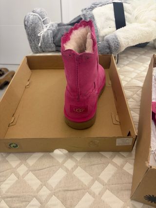 Botas UGG niña rosa con pelo talla 34