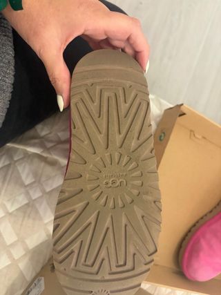 Botas UGG niña rosa con pelo talla 34