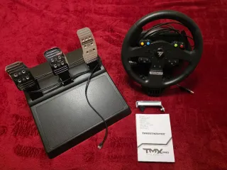 Volante Thrustmaster TMX Pro