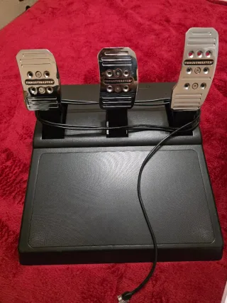 Volante Thrustmaster TMX Pro